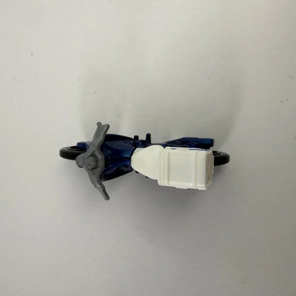 Hot Wheels Honda Super Cub Metallic Blue White Delivery Motorcycle Diecast 1:64